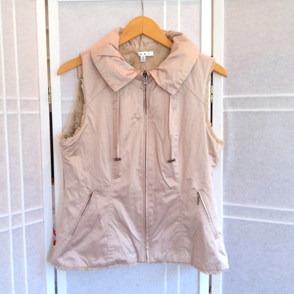 Cabi reversible vest